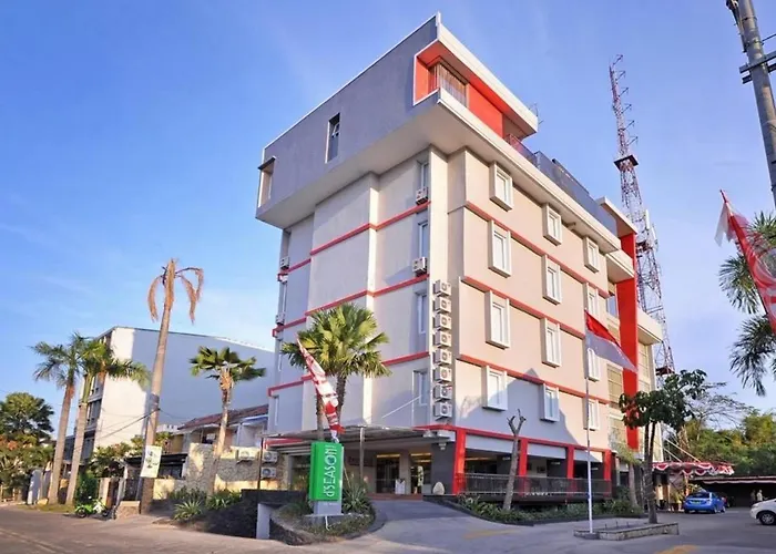 Reddoorz Premium @ D\'Season Hotel Jemursari