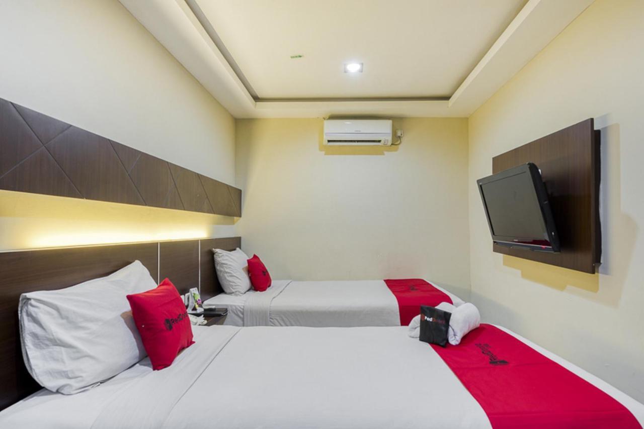 Reddoorz Premium @ D'season Jemursari 4* Surabaya